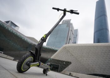 The NAVEE S65 Electric Scooter